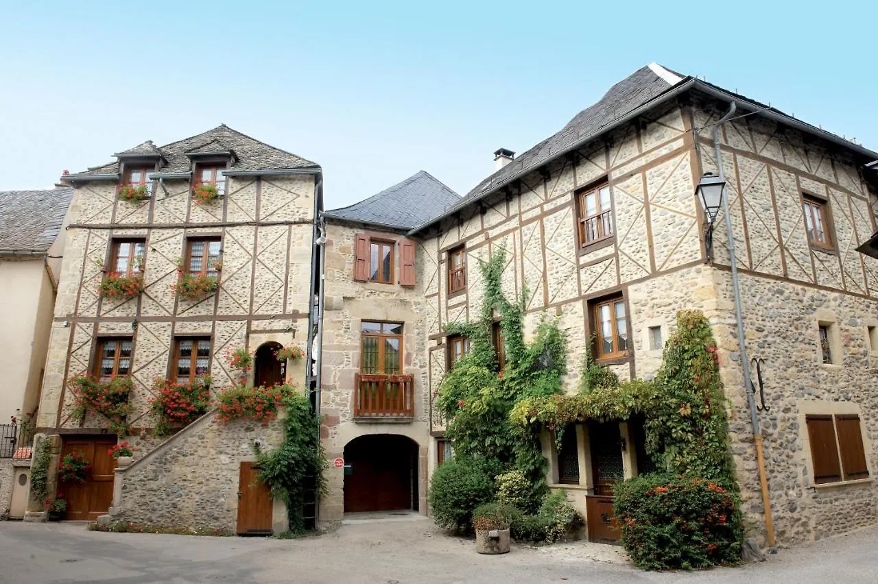 Holiday home Jolie Maison Deux Chambres Et Canape-Lit #Au Coeur Du Village# Sainte-Eulalie-d'Olt France
